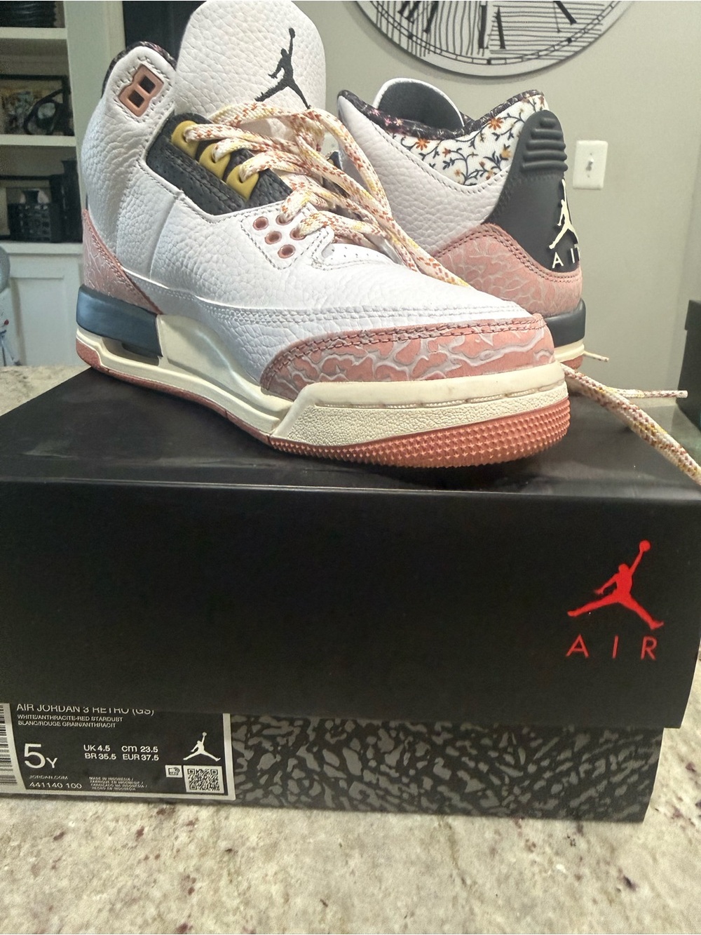 Air Jordan 3 Low White Pink Floral Accents